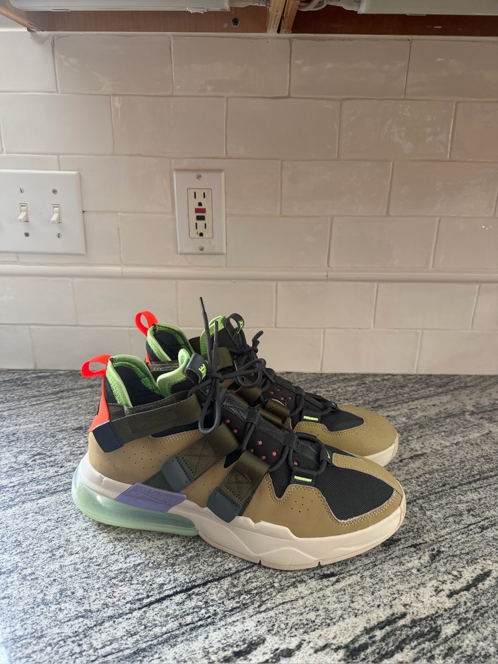 Mens Nike Air Edge 270 Parachute Beige 2019 AQ8764-200 Size 10.5